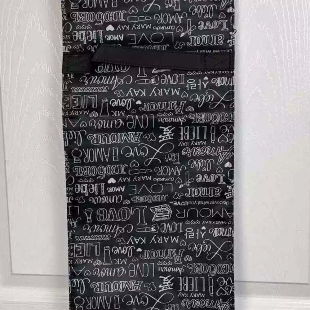🆕 Mary Kay Travel Roll-up Bag (unfilled) New in packaging - Picture 2 of 3